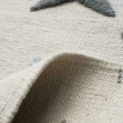 Happy Rugs Kinderteppich Seastar - Wolle - Blaugrau - 100 x 160 cm 8 Happy Rugs Kinderteppich Seastar - Wolle - Blaugrau - 100 x 160 cm -Teppiche populaire boutique 1000197149 200110 11234800046 DETAILS P000000001000197149