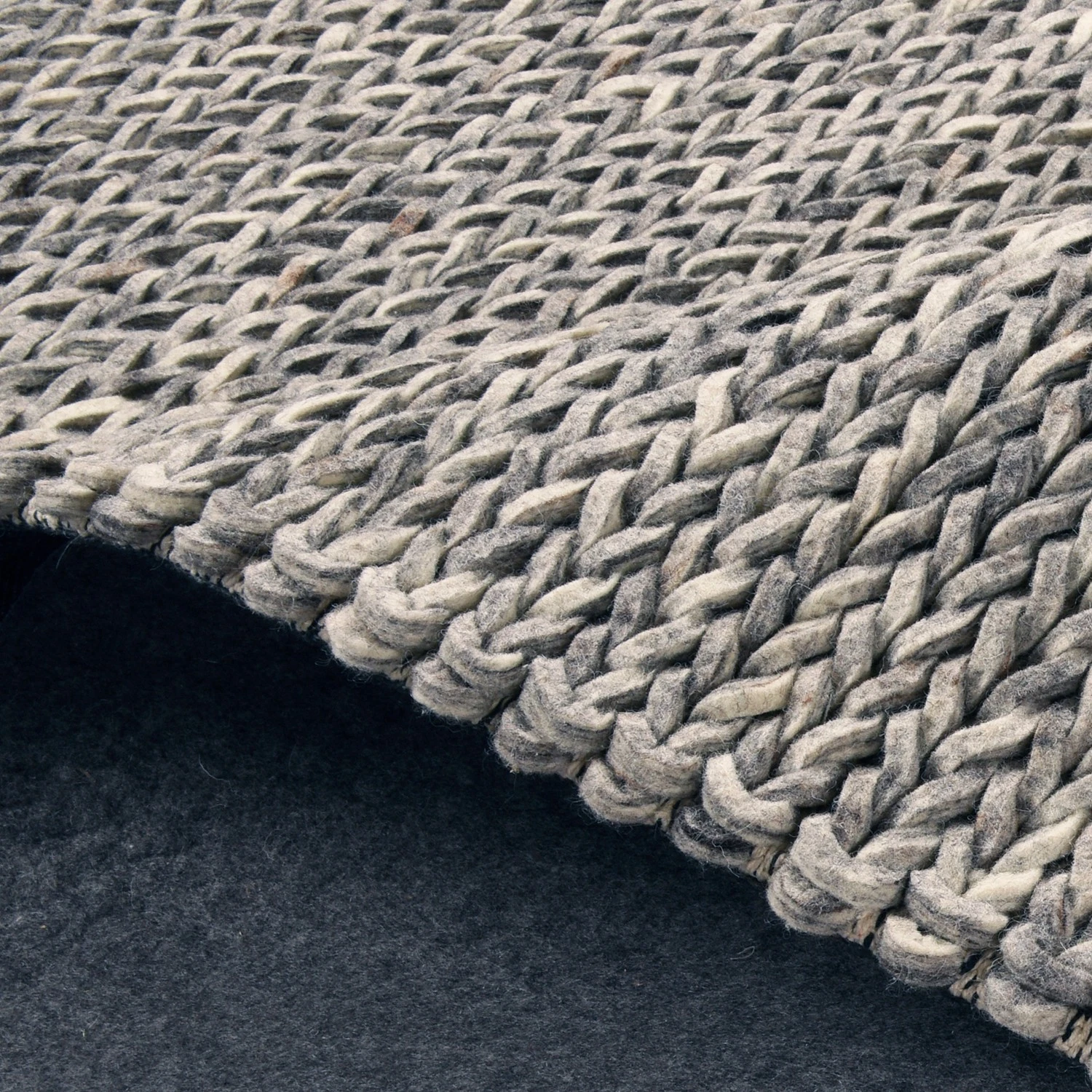 THEKO die markenteppiche Wollteppich Arlberg - Schurwolle - Lichtgrau - 70 x 140 cm 7 THEKO die markenteppiche Wollteppich Arlberg - Schurwolle - Lichtgrau - 70 x 140 cm – Bild 7