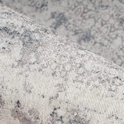 INSTYLE by Kayoom Kurzflorteppich Maika 300 - Polyester PVC - Taupe - 160 x 230 cm 9 INSTYLE by Kayoom Kurzflorteppich Maika 300 - Polyester PVC - Taupe - 160 x 230 cm -Teppiche populaire boutique 1000333998 220303 032 DETAILS P000000001000333998