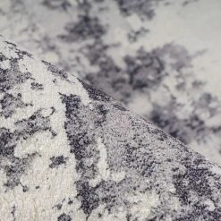 INSTYLE by Kayoom Kurzflorteppich Ilian 800 - Polyester PVC - Grau - 120 x 170 cm 9 INSTYLE by Kayoom Kurzflorteppich Ilian 800 - Polyester PVC - Grau - 120 x 170 cm -Teppiche populaire boutique 1000334206 220303 050 DETAILS P000000001000334206