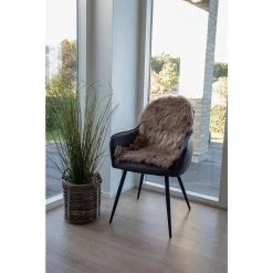 Top Square Fellteppich Lambskin Artificial I - Polyester - Hellbraun 7 Top Square Fellteppich Lambskin Artificial I - Polyester - Hellbraun -Teppiche populaire boutique 1000336823 220224 021 MOOD DETAILS P000000001000336823 mood