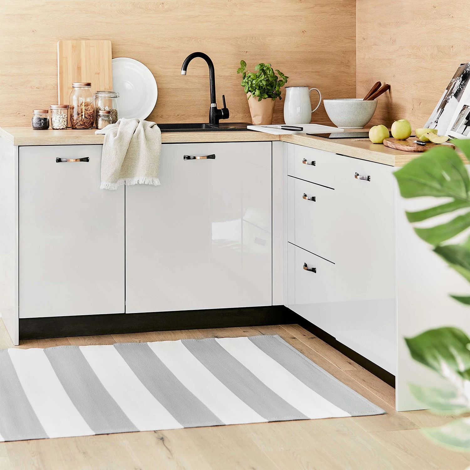 Butlers Outdoorteppich COLOUR CLASH Streifen I - Polypropylen / recyceltes Material Grau 2 Butlers Outdoorteppich COLOUR CLASH Streifen I - Polypropylen / recyceltes Material Grau – Bild 2